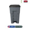 Contenedor con 2 ruedas con pedal Rubbermaid 65 Gal