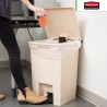 Bote de basura con pedal Legacy Rubbermaid 18 Gal